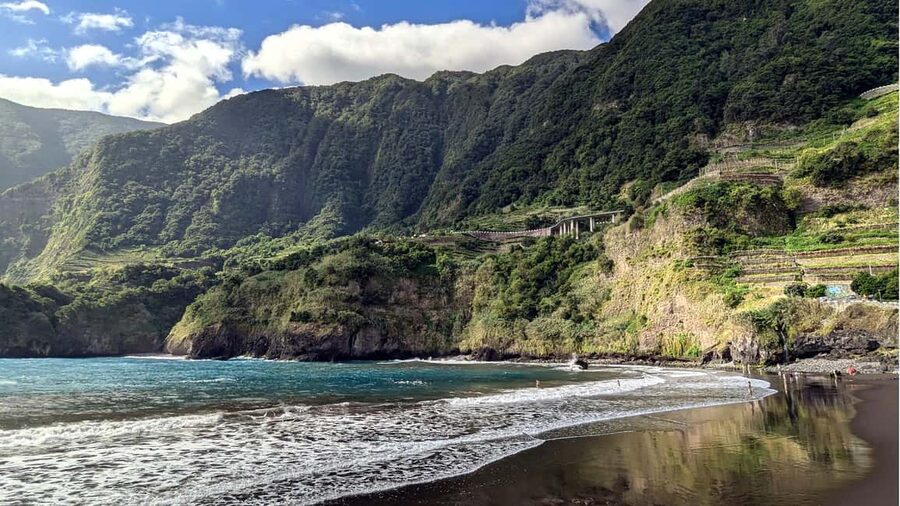 North Express: Half-day Private Jeep Tour - Ribeira da Janela: volcanic rock formations and rugged coastline views