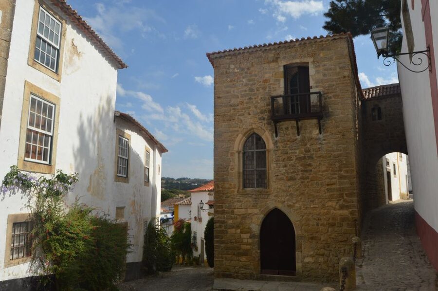 Óbidos: Medieval Tales & Secrets Spots Guided Walking Tour - Quick takes before you go