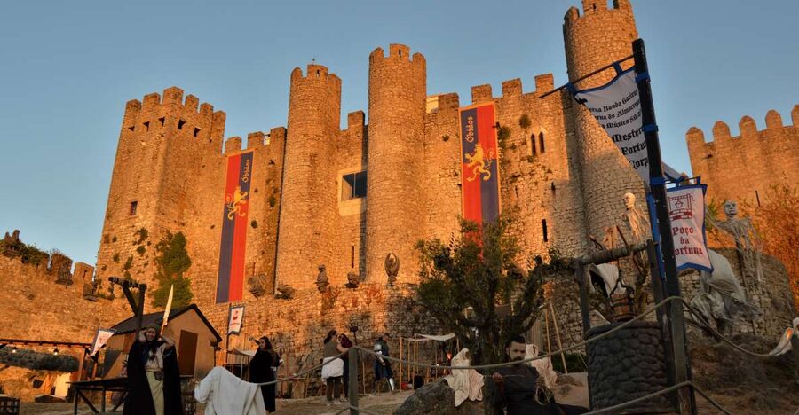 Óbidos: Medieval Tales & Secrets Spots Guided Walking Tour - Where the tour starts: Óbidos Tourist Office to the first walled-city stories