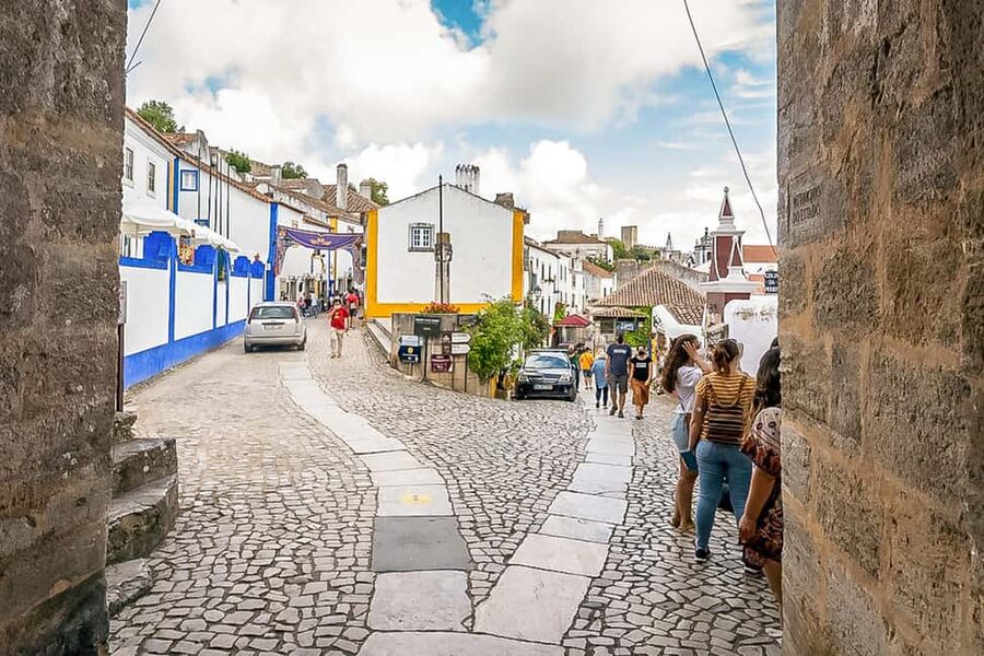 Óbidos: Private & Flexible Walking Tour in Medieval Town - Why Óbidos feels so walkable, even on a phone-only tour