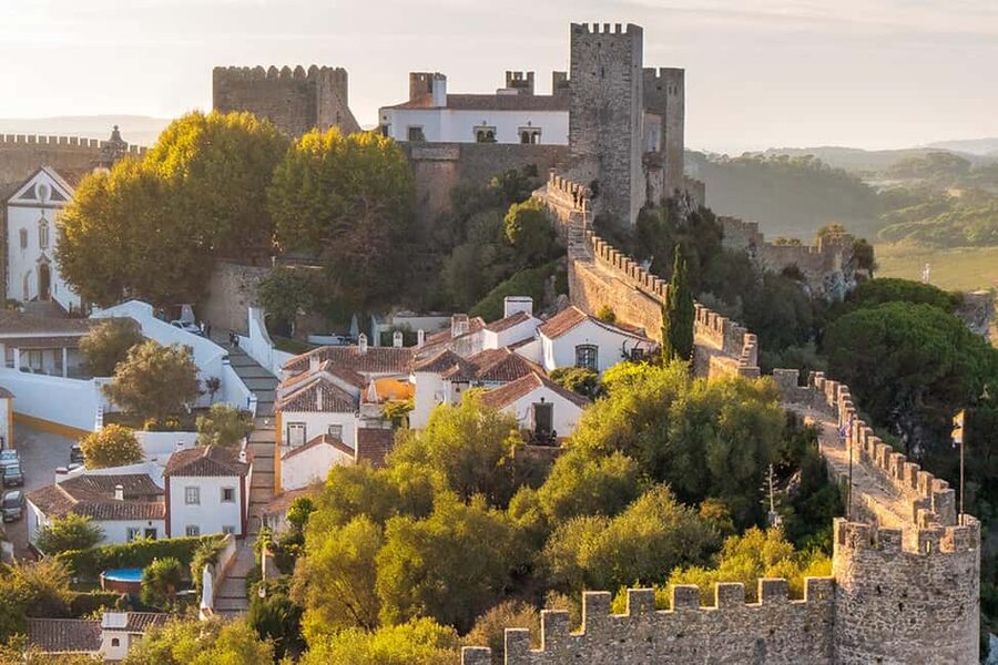 Óbidos: Private & Flexible Walking Tour in Medieval Town - Biological Bookstore and Market: books meet snacks