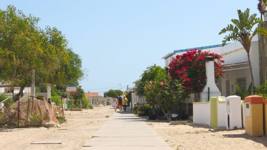 Olhão: 4-Hour Ria Formosa Islands Tour - Ilha do Farol and Praia da Ilha Deserta pass-bys
