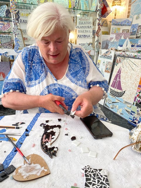 Olhão: Art Mosaic 2 hours Workshop by MosaicOlhão - The quick vibe: small group, patient tuition, and materials ready