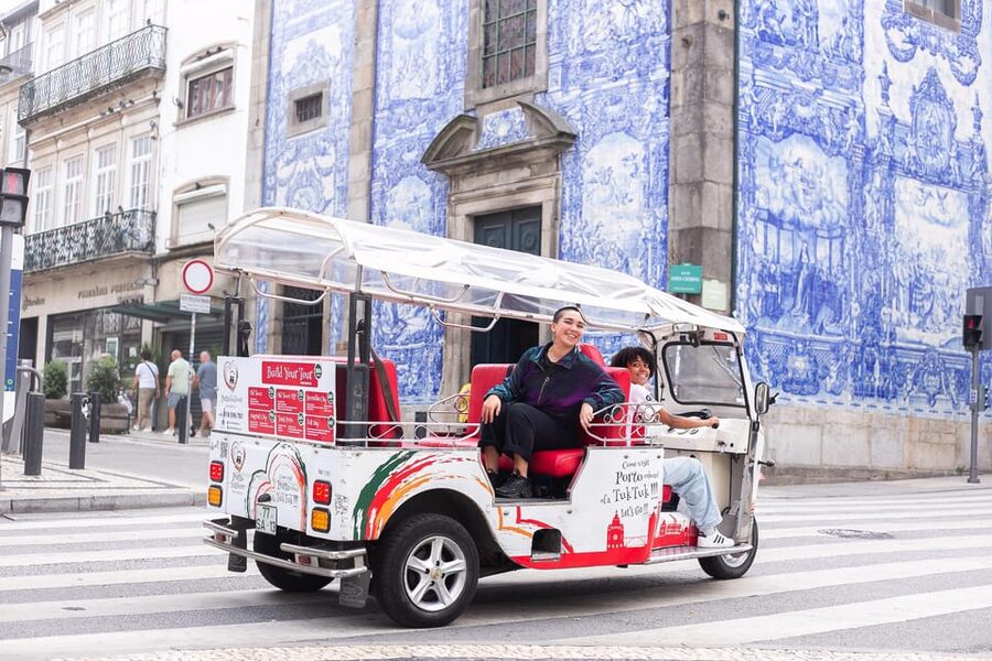 Oporto Tuk-Tuk Tour: Fast, Fun & Flexible – 1H to Full Day! - Why Porto Feels Easier in a 100% Electric Tuk-Tuk