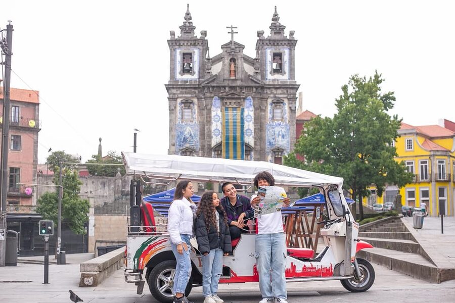Oporto Tuk-Tuk Tour: Fast, Fun & Flexible – 1H to Full Day! - Clérigos Tower and Praça da Batalha, Two Landmarks With Two Different Moods