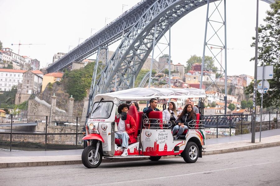 Oporto Tuk-Tuk Tour: Fast, Fun & Flexible – 1H to Full Day! - Rua das Flores to Ribeira, Plus the Douro River View You Will Remember
