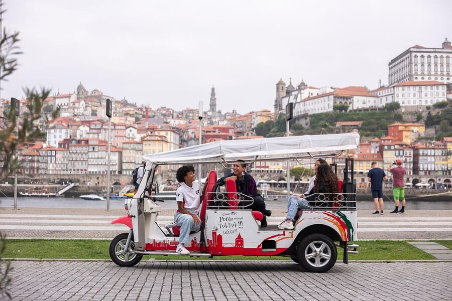 Oporto Tuk-Tuk Tour: Fast, Fun & Flexible – 1H to Full Day! - Foz Beaches for Longer Routes, A Calm Contrast to the City Center