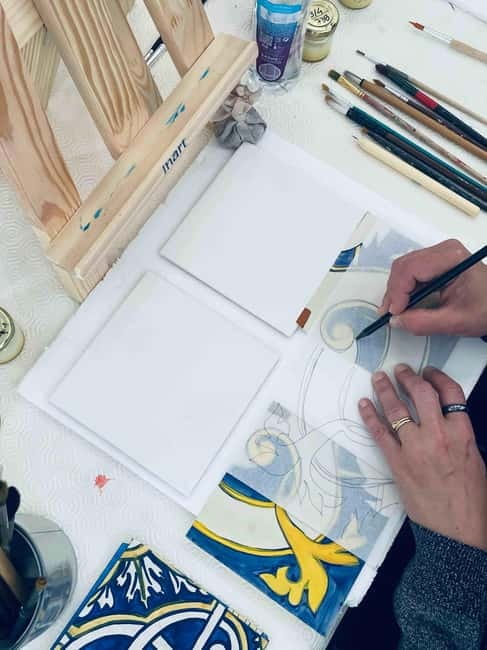 Paint your tile and create your unique piece in an art gallery in Lisbon - Why Portuguese tile painting makes such a great Lisbon souvenir