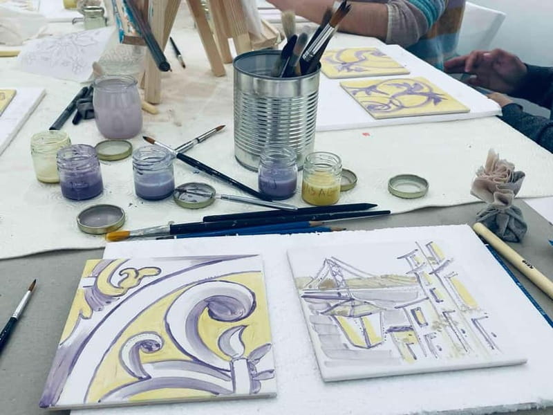 Paint your tile and create your unique piece in an art gallery in Lisbon - GALERIA 1758, the studio feel, and what happens in the 2.5 hours