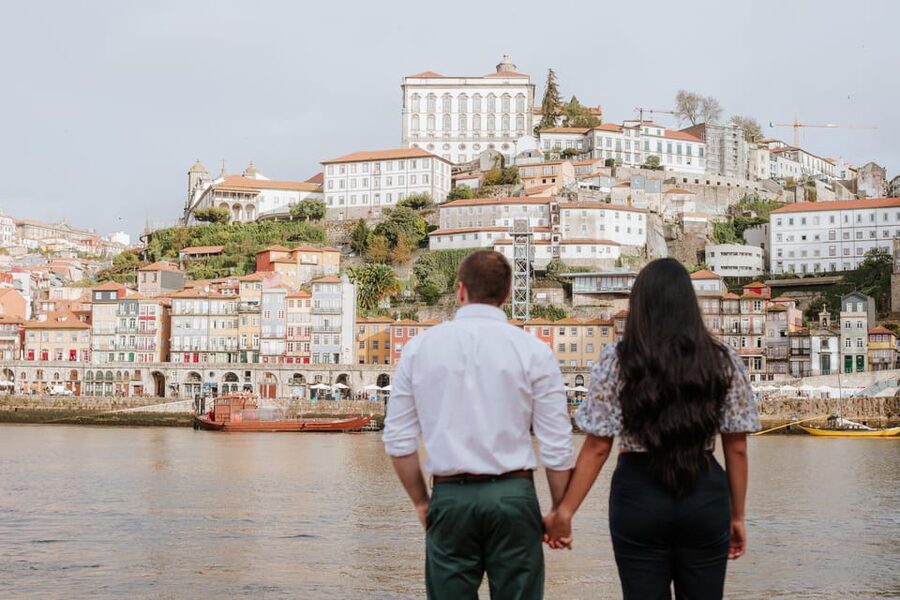 Photoshoot in Porto - Price and value: $181 per group up to 2, and what you are really paying for