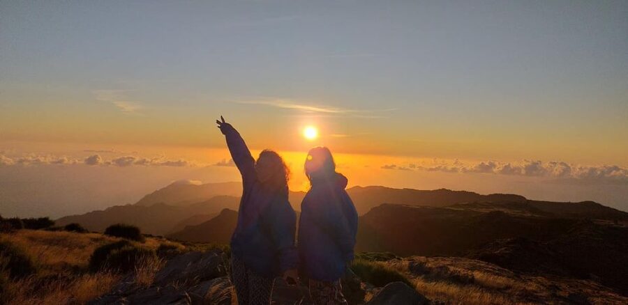 Pico do Arieiro: Private 4x4 Sunrise Trip with Hot Drinks - Hot Drinks, Chairs, Wind Coats, and What to Pack