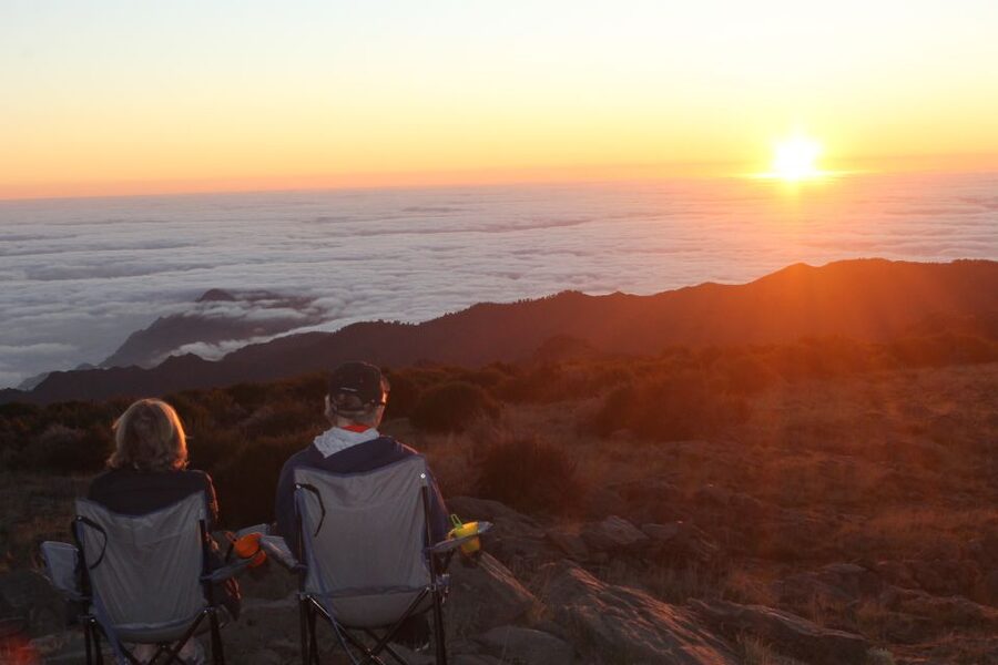 Pico do Arieiro: Private 4x4 Sunrise Trip with Hot Drinks - Your Guide’s Weather Plan: What Happens If Fog Shows Up