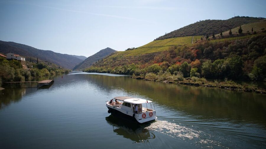 Pinhão: 1 Hour SUNSET Cruise with Sparkling Wine - Should you book this Pinhão 1-hour sunset cruise?