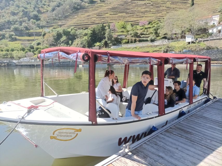 Pinhão: Douro River 50-min Boat Trip with Port Wine - Getting the guide style right: English, Portuguese, and more audio