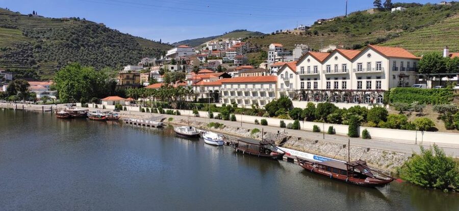 Pinhão: Douro River 50-min Boat Trip with Port Wine - The best way to pair this cruise with Pinhão viewpoints