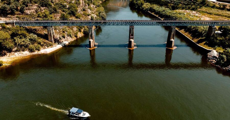 Pinhão: Douro River Boat Tour with Lunch - The 1h15 Douro River Boat Cruise: The Views, But With Breathing Room
