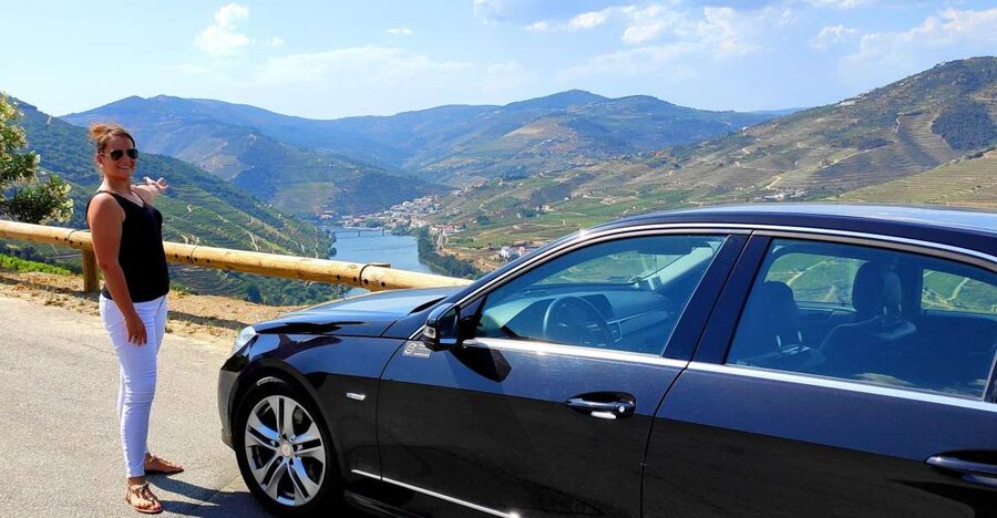 Pinhão: Douro Valley with Wine Tasting, Boat Trip and Lunch - First quinta tasting: Port plus DOC Douro, and how to read the menu