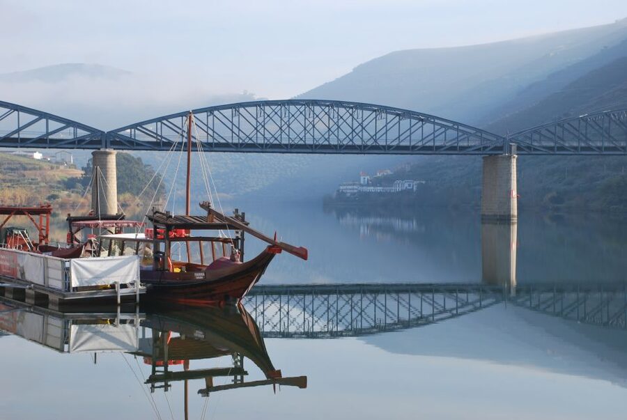 Pinhão: Private Rabelo Boat Tour along the River Douro - Getting the most out of a short 1-hour itinerary