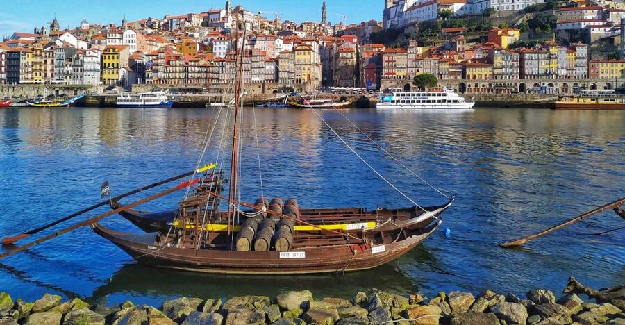 Port wine & wine walking tour with culture - max 8 pax - Meeting at Praça da Trindade, then to your first tasting stop