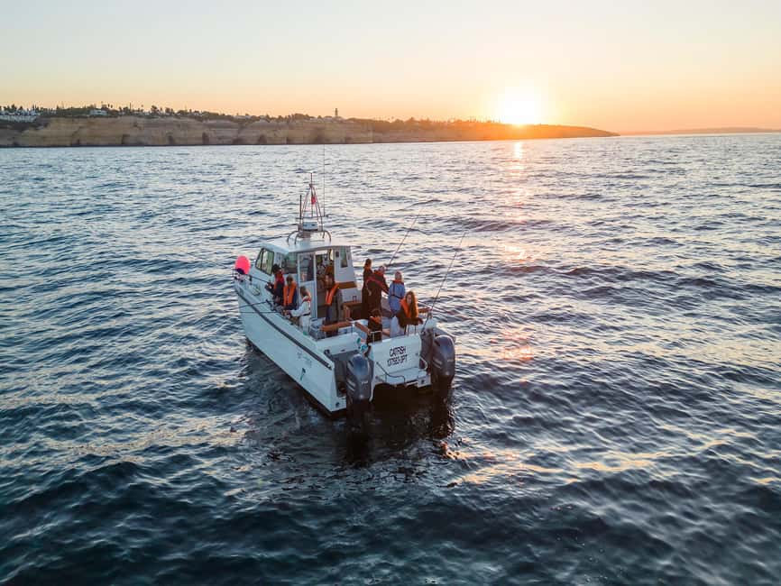 Portimão: Algarve Reef Fishing - Portimão Pier Start: Fast Setup, Clear Safety, Real Crew Energy