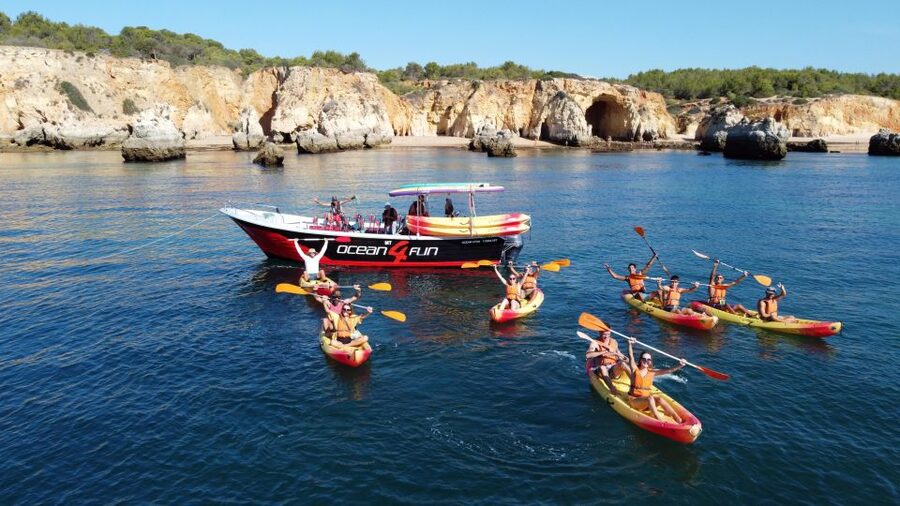 Portimão: Benagil Caves Speedboat and Kayak Guided Tour - Duration and timing, how 2.5 hours plays out in real life