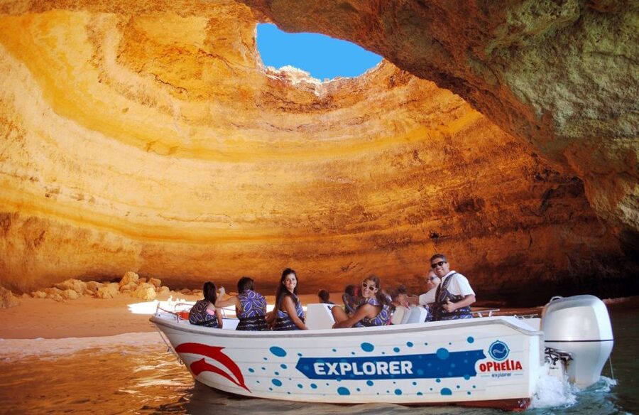 Portimão: Benagil Grottoes Boat Cruise - The Portimão to Ferragudo opening run: scenery before the caves