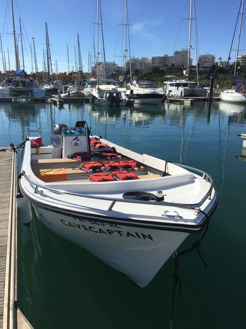 Portimão: Caves, Benagil and Algarve Coastline Boat Tour - Getting to the meeting point: Marina de Portimão, Gate J