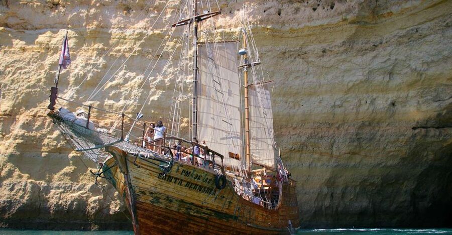 Portimão: Pirate Ship Cave Cruise - The 2.5-hour flow, boarding to pirate songs