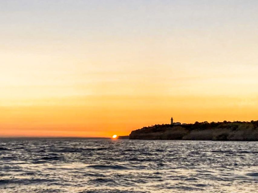 Portimão: Sunset Cruise to Benagil Cave - Crew and guiding style: what the live guide brings onboard