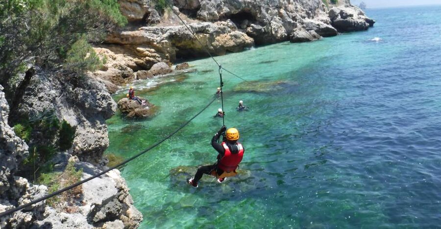 Portinho da Arrábida: Coasteering Boat Tour - Your 4 hour coasteering flow: what the 800 metre circuit really means