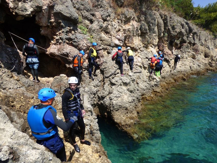 Portinho da Arrábida: Coasteering Boat Tour - What you will do in practice, step by step