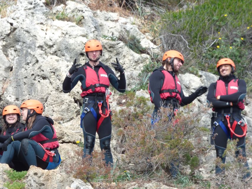 Portinho da Arrábida: Coasteering Boat Tour - The value of the included gear: wetsuit to harness