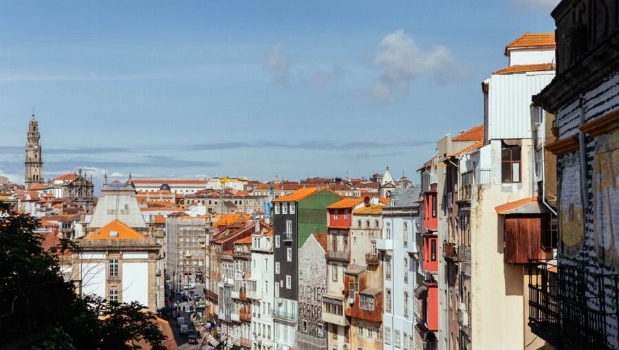 Porto: 2.5-Hour Private City Tour Off the Beaten Track - Porto off the main path, in a small time window