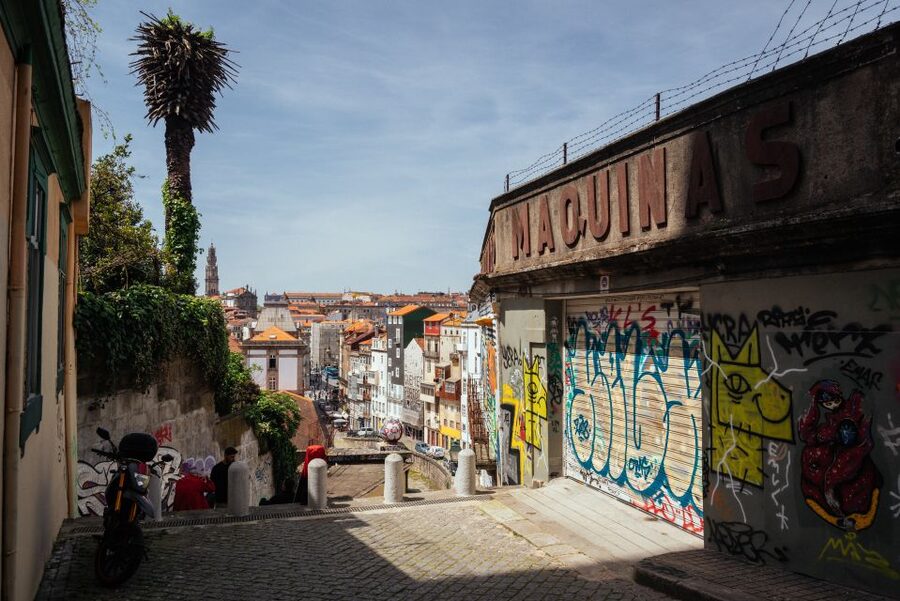 Porto: 2.5-Hour Private City Tour Off the Beaten Track - Mercado Ferreira Borges: market atmosphere with local context