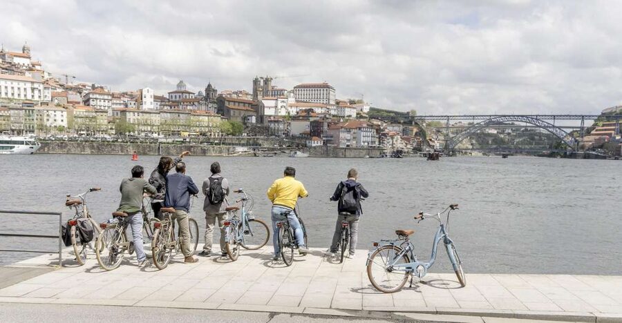 Porto: 3-Hour Bike Tour - From street art Mira to the Porto waterfront: the city side of the story