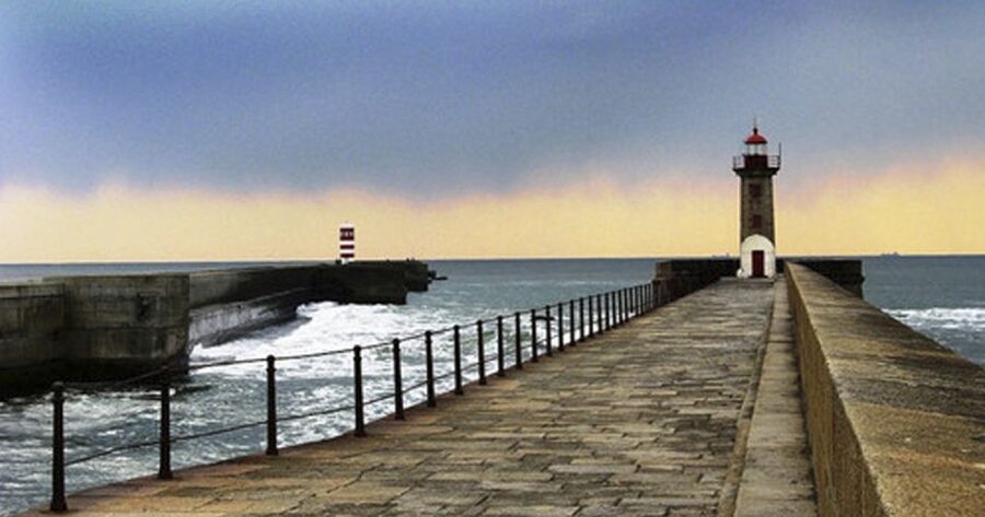 Porto: 3-Hour Bike Tour - Rolling into Foz do Douro: coast air, breakwater views, and sea-front cycling