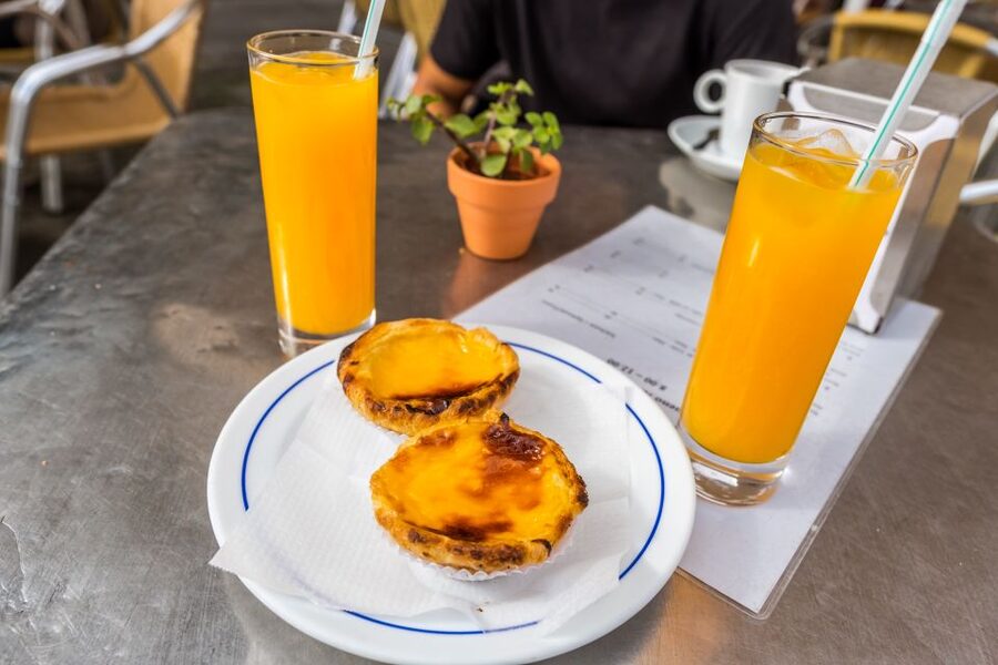 Porto: 3-Hour Guided City Highlights Walking Tour - Finding the group at Rua de Alexandre Herculano 251