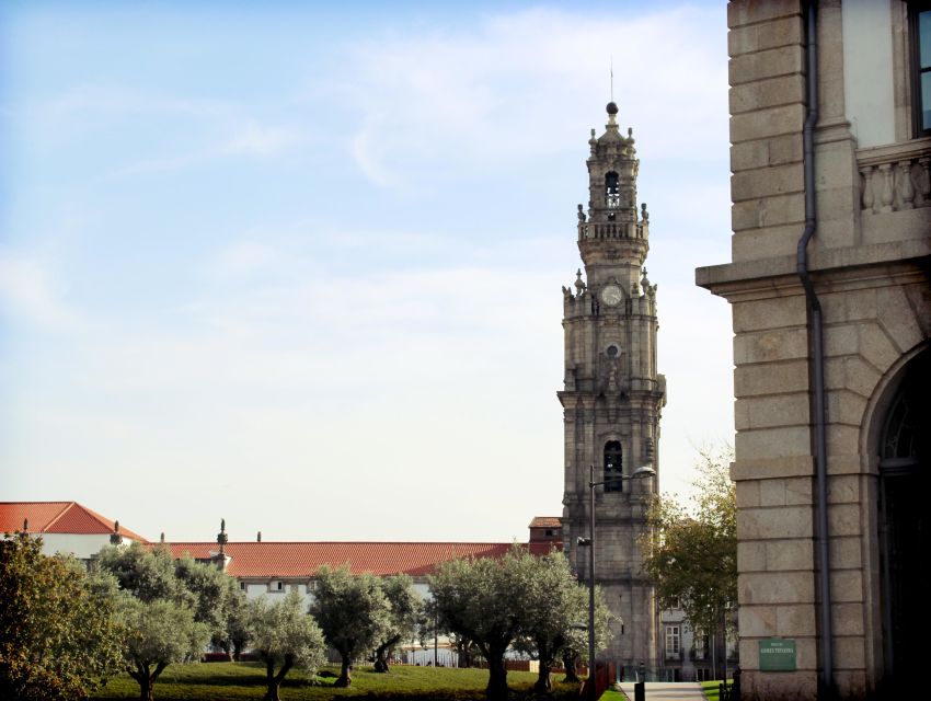 Porto: 3-Hour Walking City Tour & Lello Bookstore Visit - São Bento Station: Tiles That Teach You Porto’s First Impressions