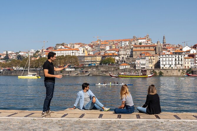 Porto 360°: Helicopter Flight, Guided Walking Tour & River Cruise - Mercado do Bolhao: a short market stop that pays off in context