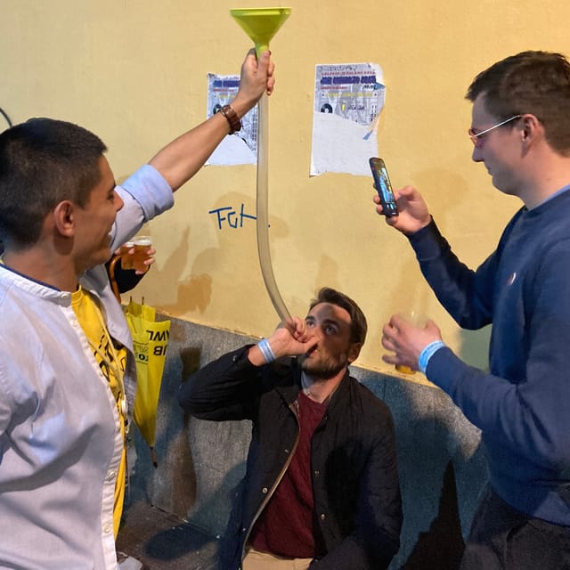 Porto: 4 Bar Pub Crawl, 7 Drinks, & Skip-the-Line Club Entry - Drinks included: what you get, plus smart pacing