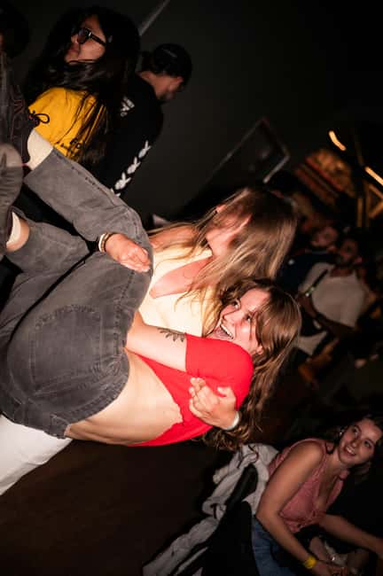 Porto: 4 Bar Pub Crawl, 7 Drinks, & Skip-the-Line Club Entry - Rua de Cândido dos Reis: last bar energy before the club
