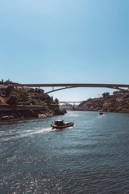 Porto: 6 Bridges Cruise on a Traditional Rabelo Boat - The six bridges loop: how the route reads from the water