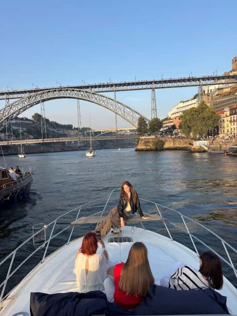 Porto: 6 Bridges Cruise, Welcome Drink & Sunset Option - Price and value at about 47 euros: why it can feel like good money