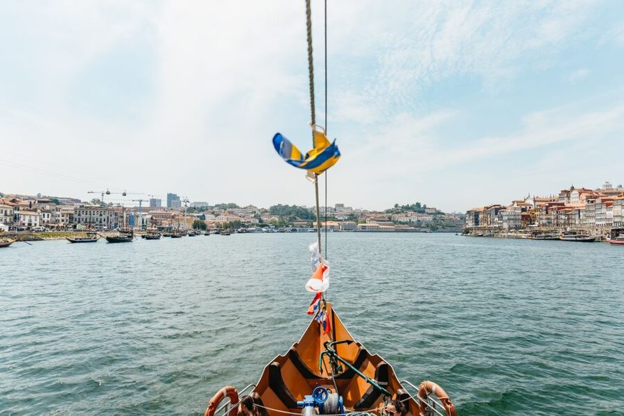 Porto: 6 Bridges Douro River Cruise - Onboard experience: comfort, seating, and how the narration works