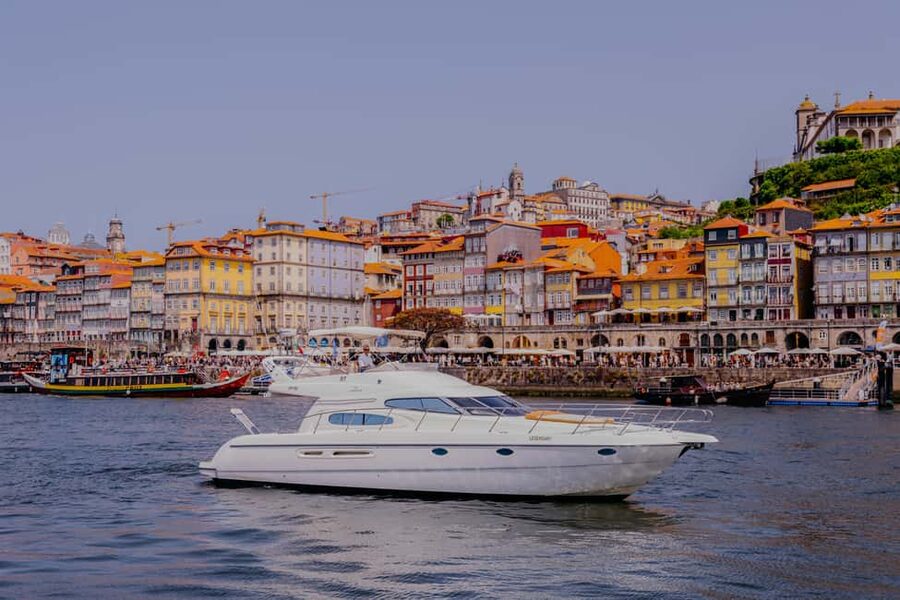 Porto: 6 Bridges Private Cruise with Local Wine and Snacks - Porto and Gaia Photo Stops: Where the Views Really Click