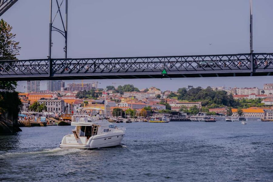 Porto: 6 Bridges Private Cruise with Local Wine and Snacks - Onboard Tastings: Local Wine, Port, Snacks, and a Champagne Moment