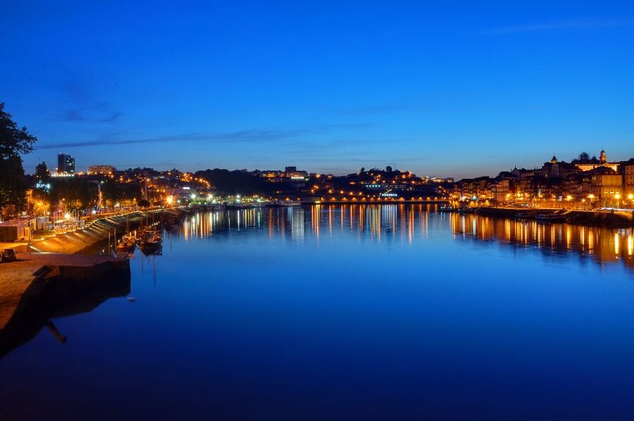 Porto: All-Inclusive Fado Dinner Show and Night Tour - Porto After Dark, Built Around Dinner and Fado