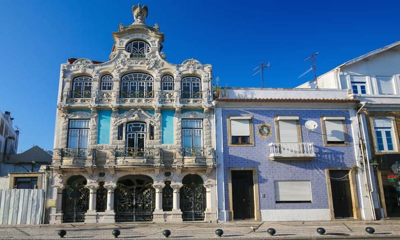 Porto: Aveiro, Cruise, Costa Nova & Capela da Pedra Full Day - Who Should Book This Tour?