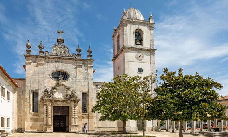 Porto: Aveiro, Cruise, Costa Nova & Capela da Pedra Full Day - Aveiro Free Time: Lunch, Ovos Moles, and Picking Your Own Rhythm