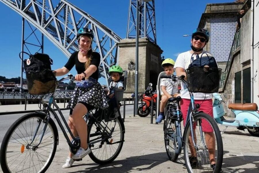Porto: Bicycle Rental - The Helmet, Assistance, and the Comfort Factor